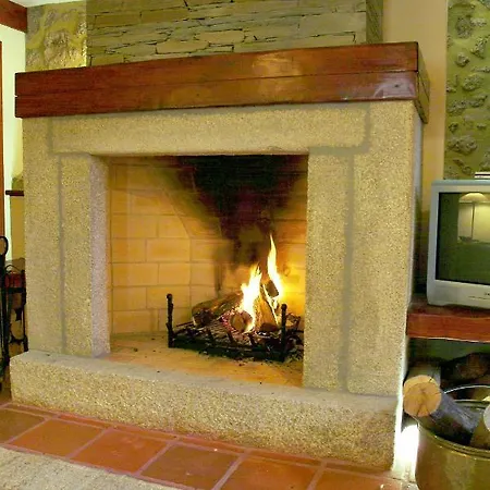 House With One Bedroom In Gouveia, With Wonderful Mountain View - 150 Km From The Beach