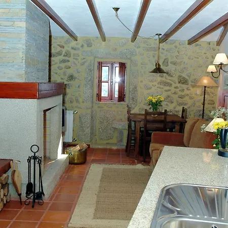 House With One Bedroom In Gouveia, With Wonderful Mountain View - 150 Km From The Beach Σπίτι διακοπών Gouveia (Guarda)