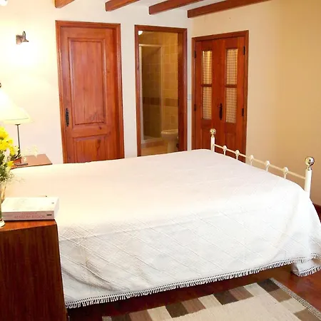 House With One Bedroom In Gouveia, With Wonderful Mountain View - 150 Km From The Beach Σπίτι διακοπών *