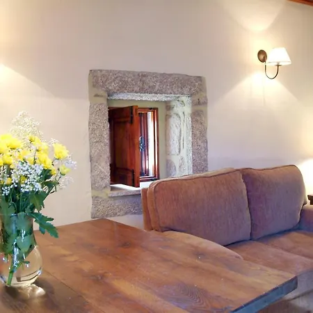 House With One Bedroom In Gouveia, With Wonderful Mountain View - 150 Km From The Beach Σπίτι διακοπών Gouveia (Guarda)